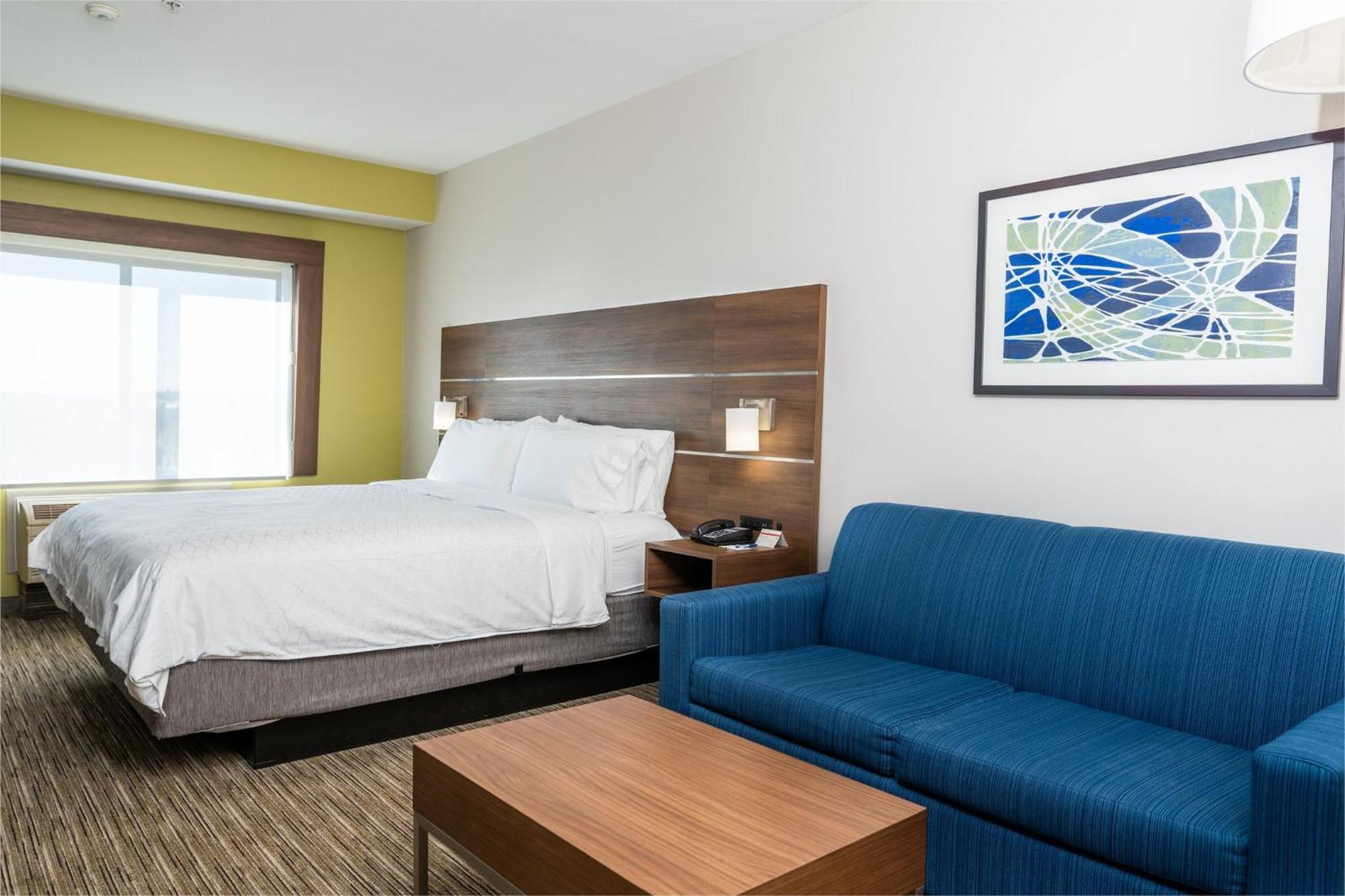 Holiday Inn Express & Suites - Lake Forest, An Ihg Hotel Exterior photo